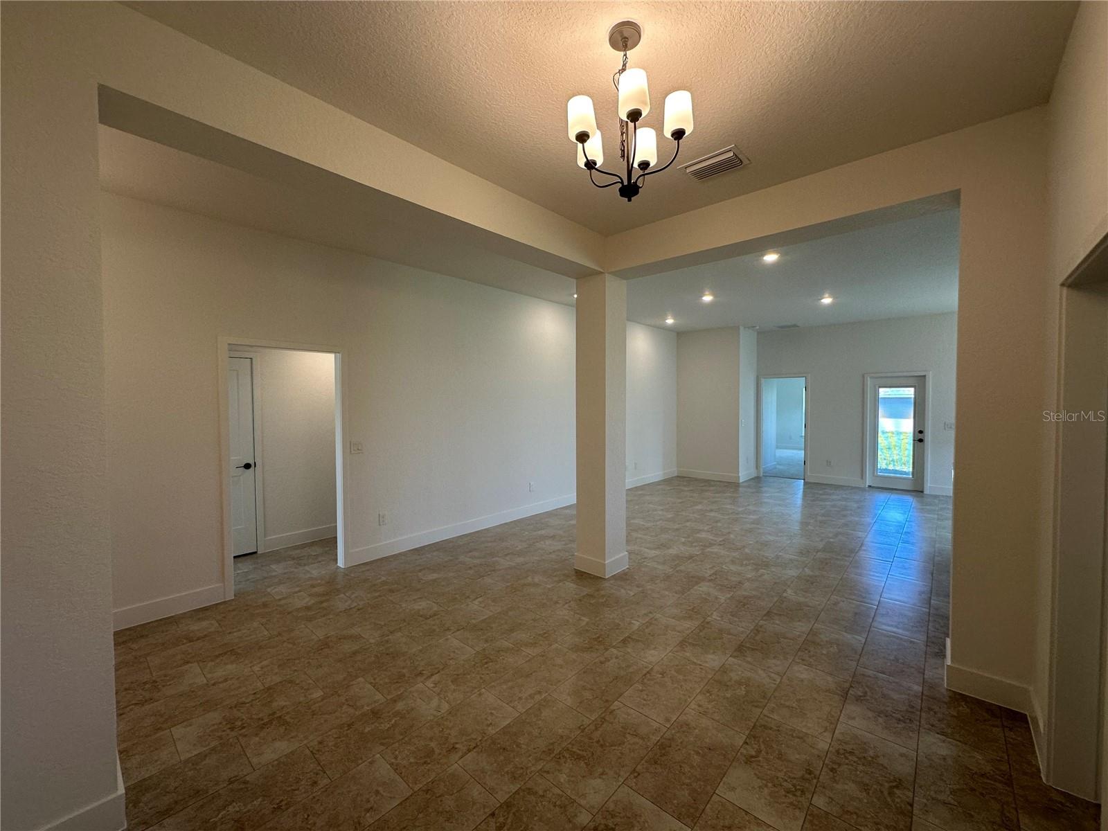 12551 Ne 48th Ter Property Photo 5