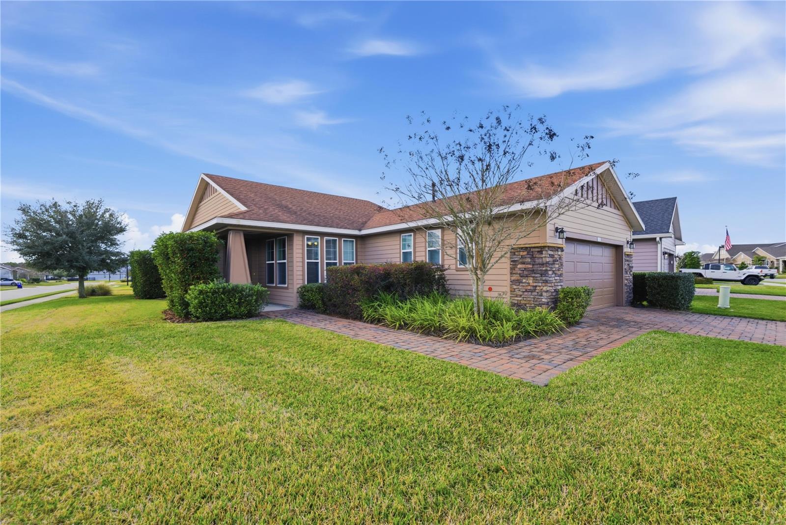5504 NW 40TH LOOP Property Photo 1