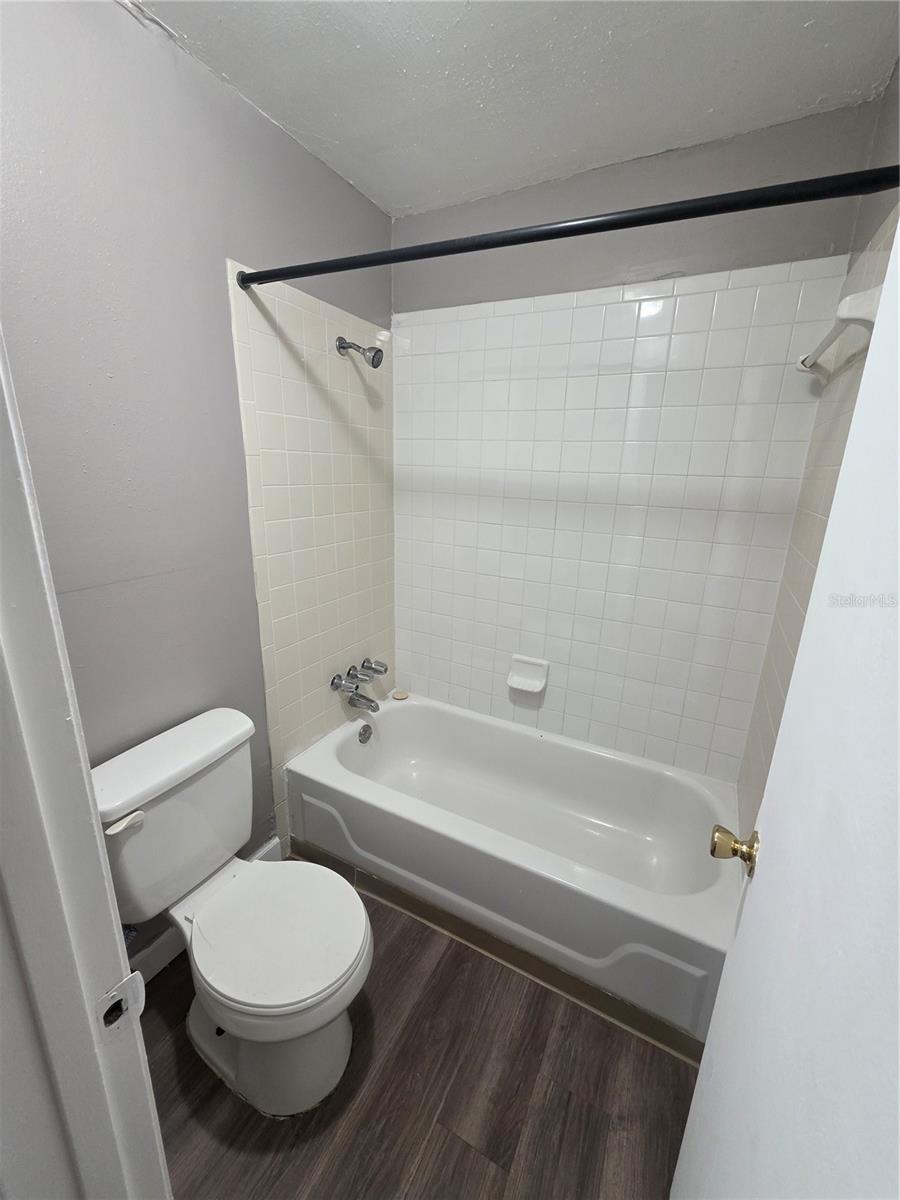 2811 Sw Archer Rd #r142 Property Photo 6