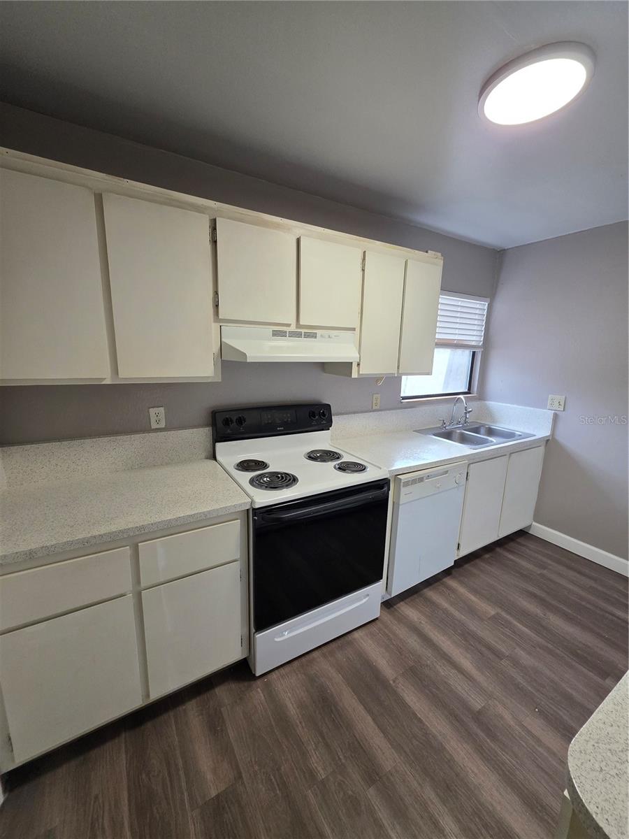 2811 Sw Archer Rd #r142 Property Photo 13