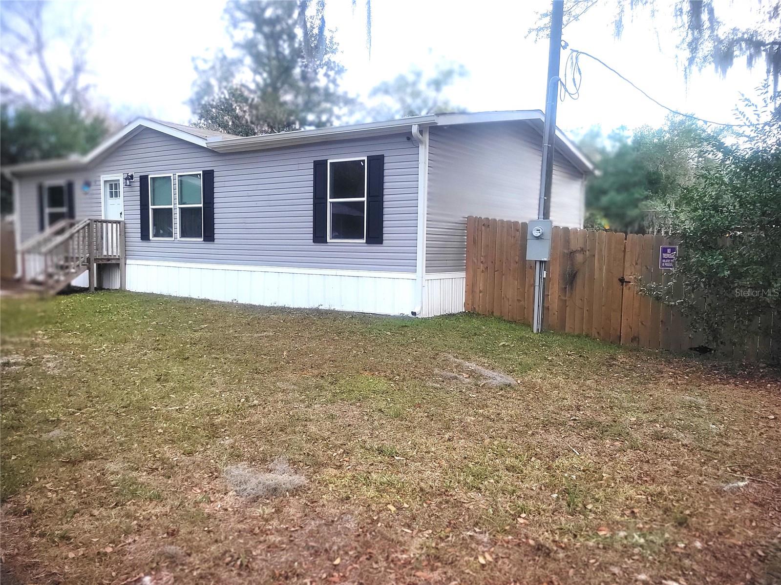2829 N Lakefront Dr Property Photo 2