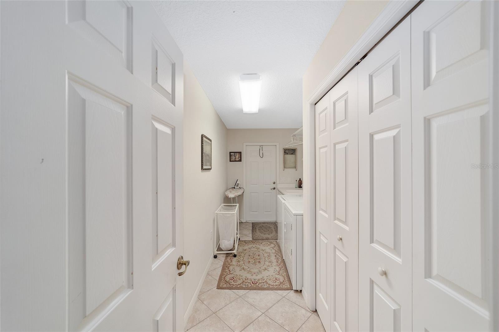 2320 Se 33rd Pl Property Photo 40