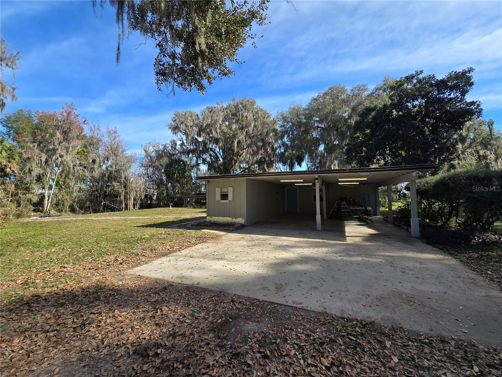 2346 Cr 401 Property Photo 2