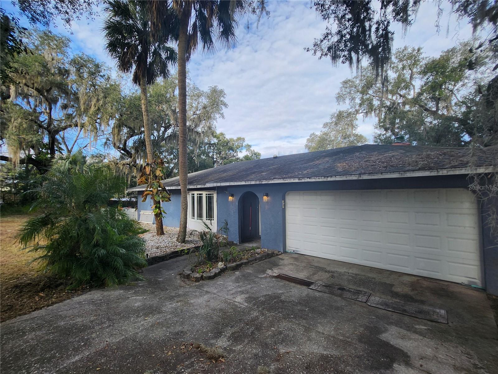 25 Emerald Dr Property Photo