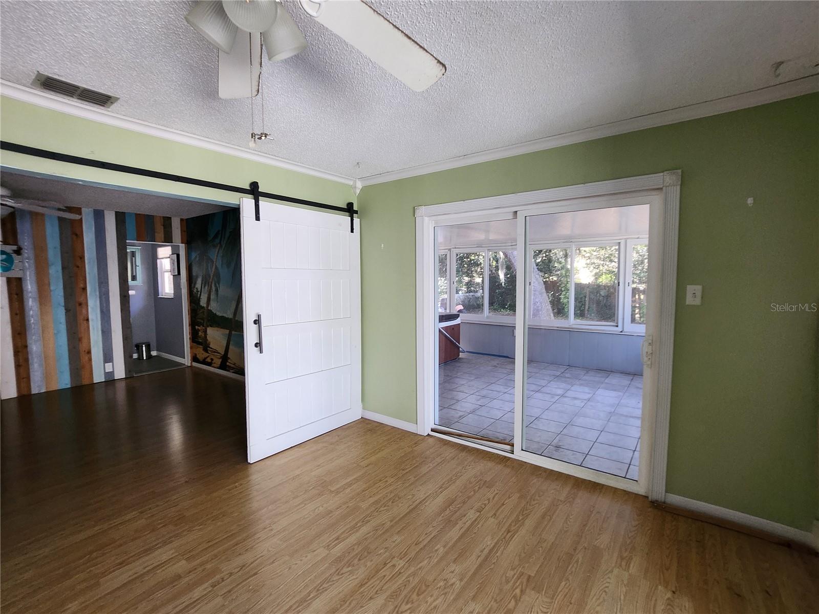 25 Emerald Dr Property Photo 9