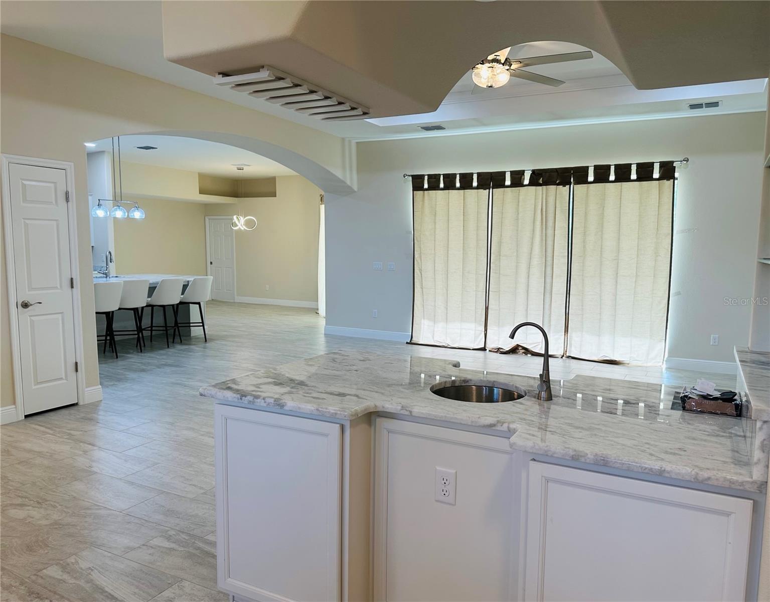 5780 N Lena Dr Property Photo 3