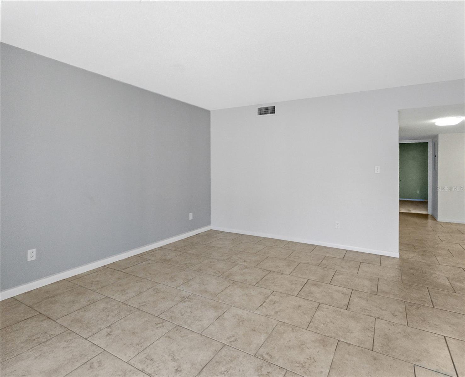 680 Midway Dr #a Property Photo 7