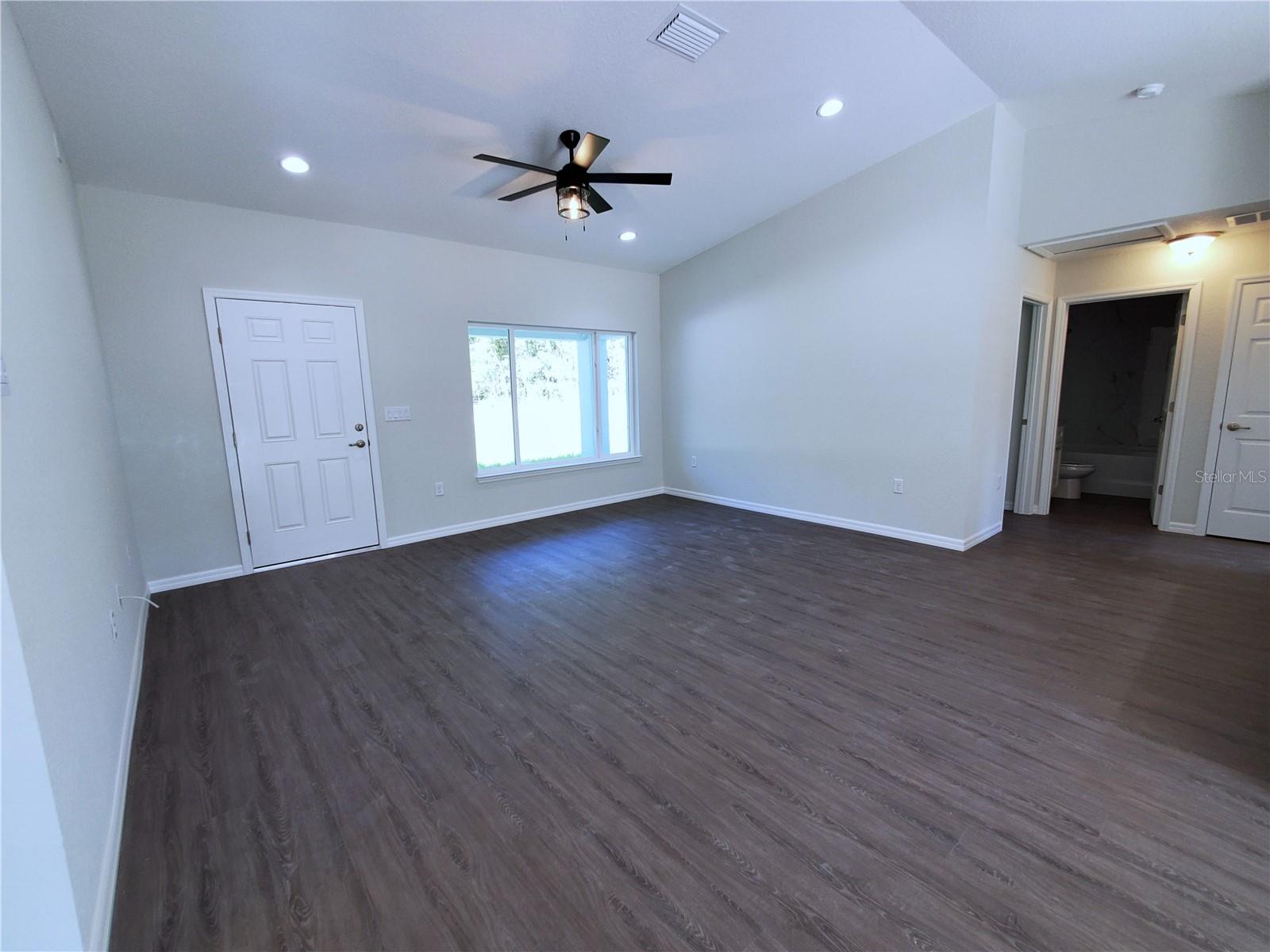 15 Fisher Way Pl Property Photo 6