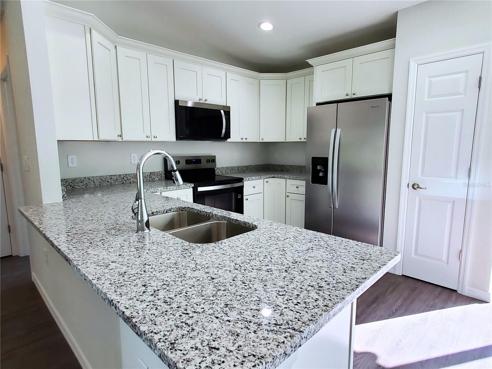 15 Fisher Way Pl Property Photo 8