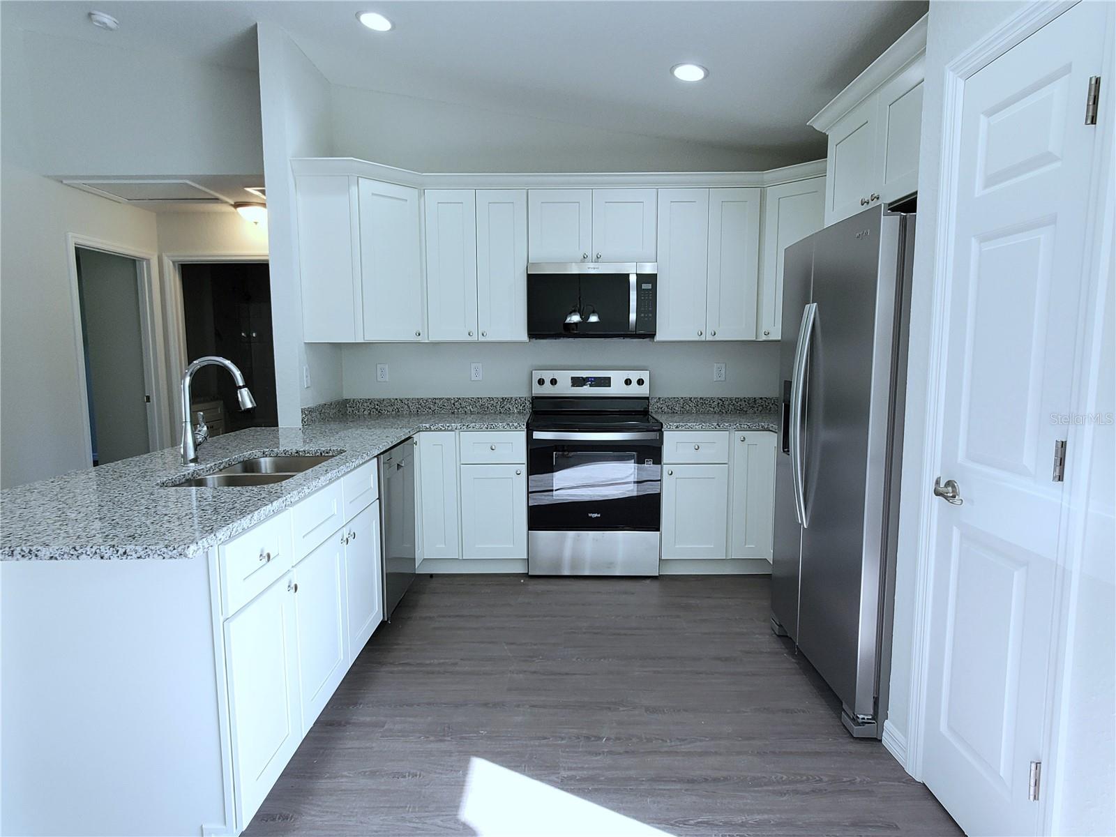 15 Fisher Way Pl Property Photo 9