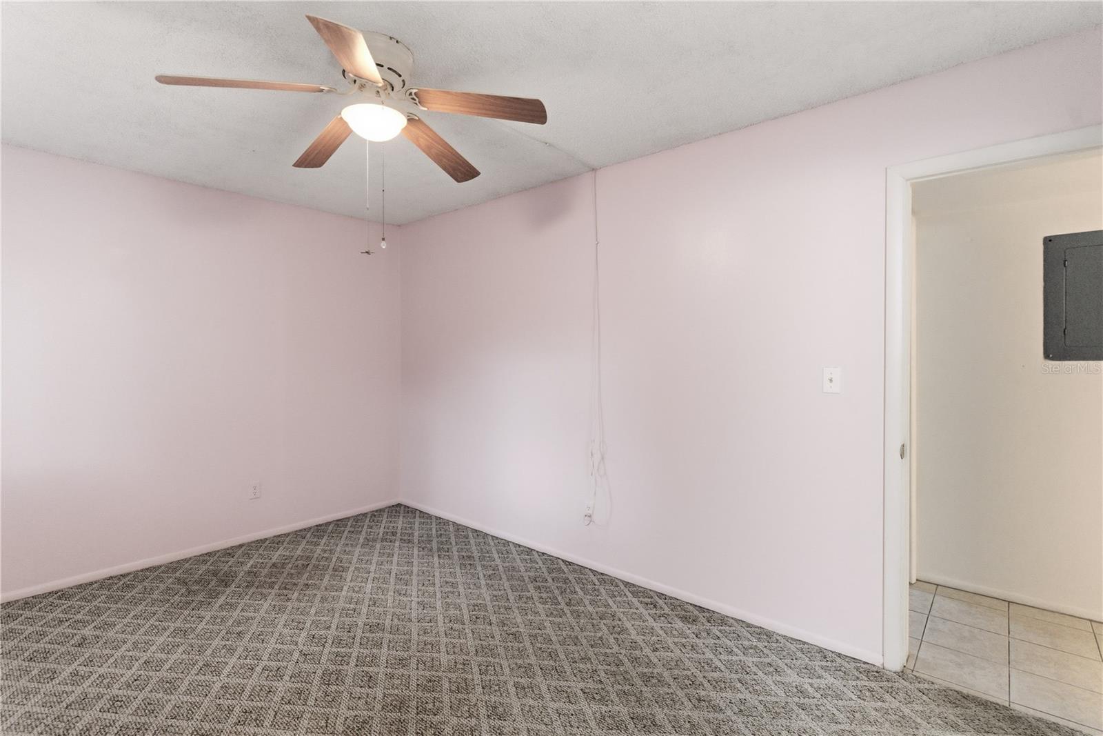 521 Midway Dr #b Property Photo 5