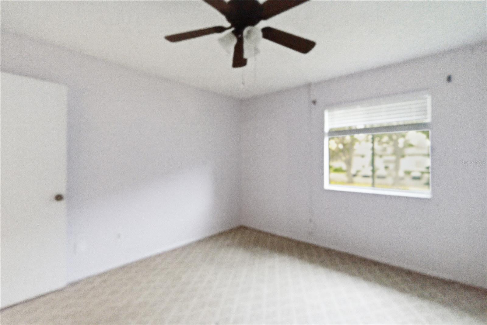 521 Midway Dr #b Property Photo 9