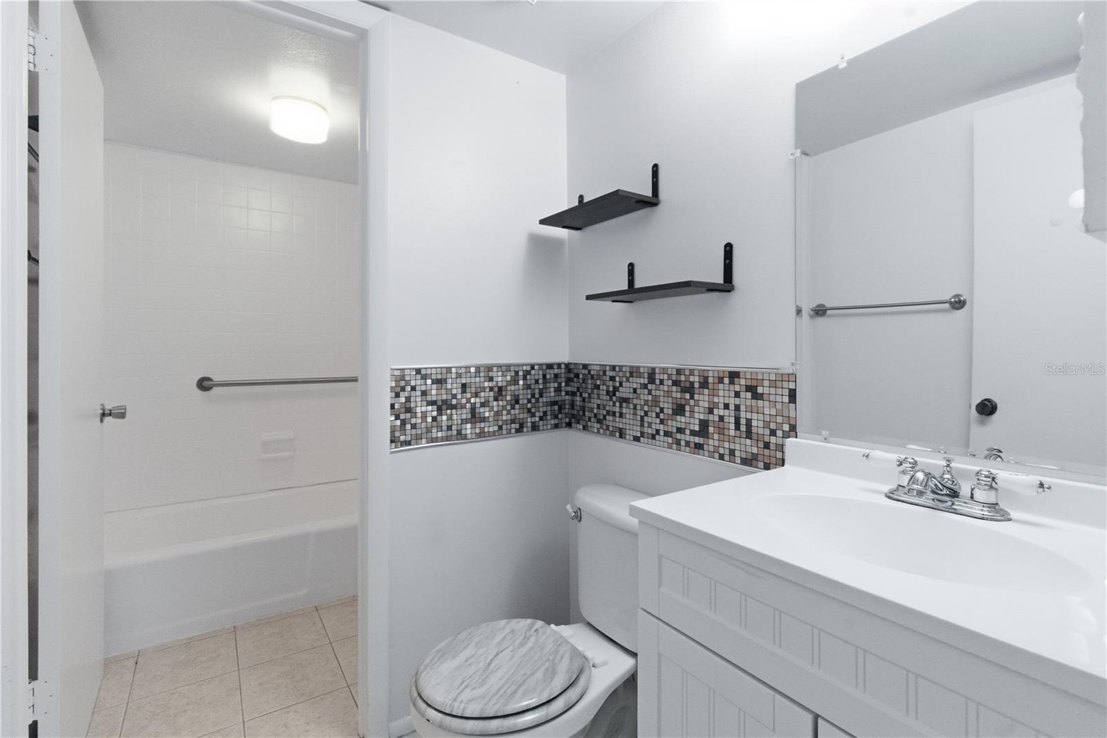 521 Midway Dr #b Property Photo 11