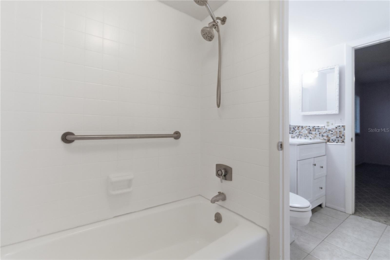 521 Midway Dr #b Property Photo 13