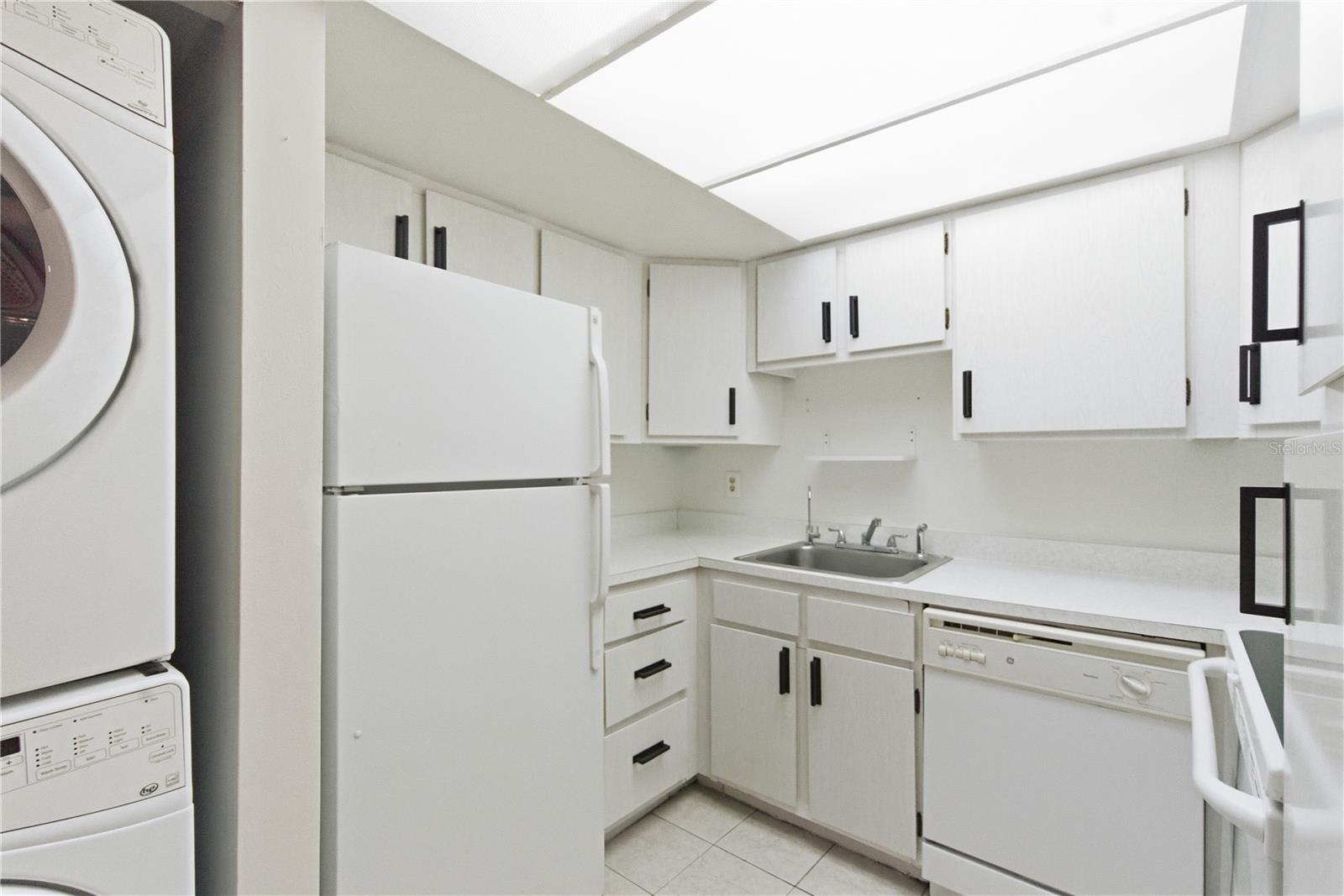 521 Midway Dr #b Property Photo 20