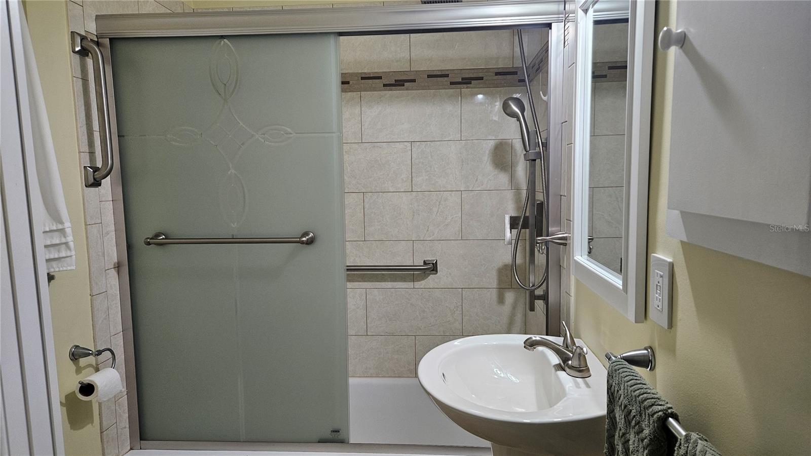 662 N Charles Ave Property Photo 8