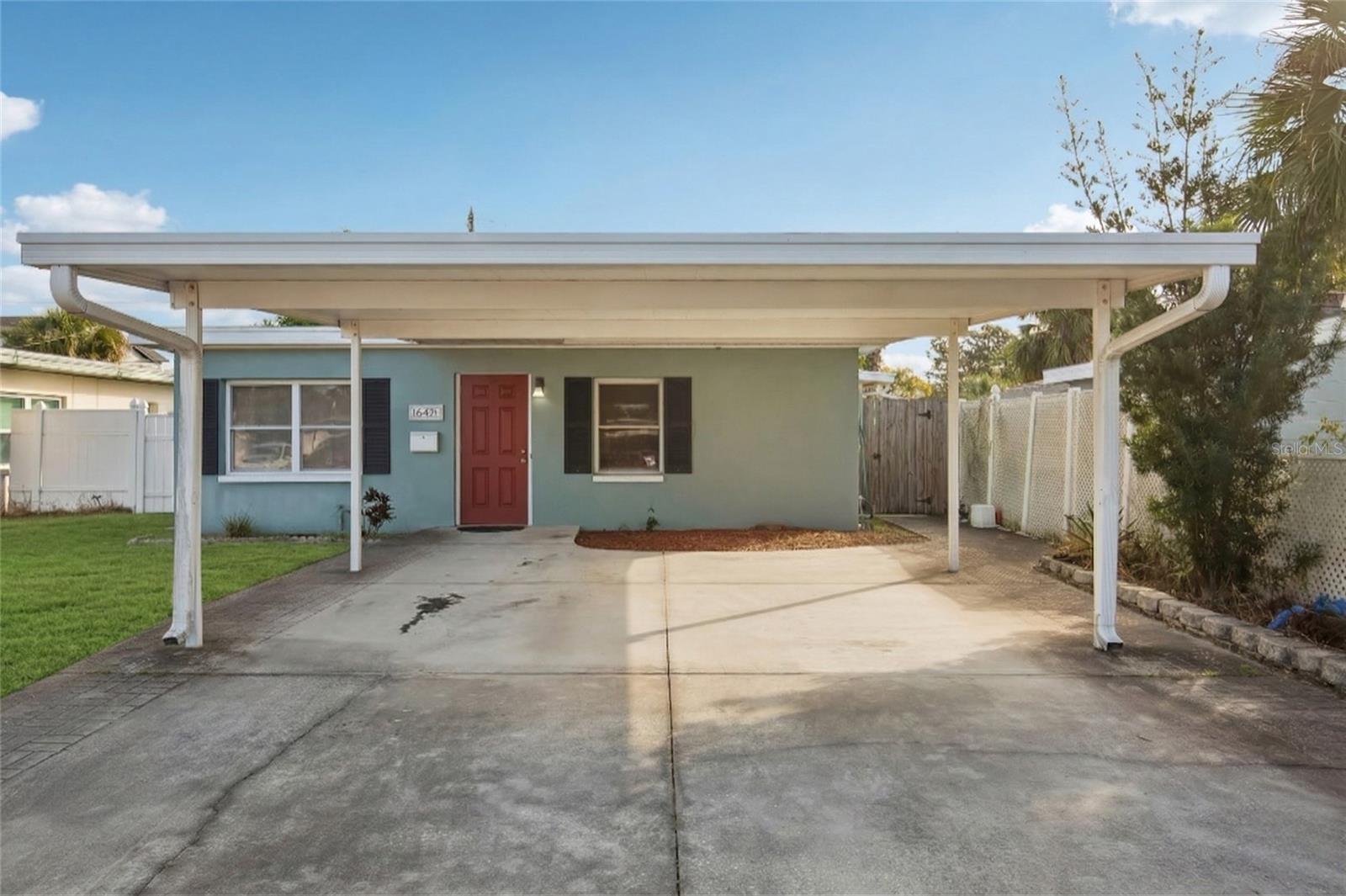640 59th St S Property Photo 1