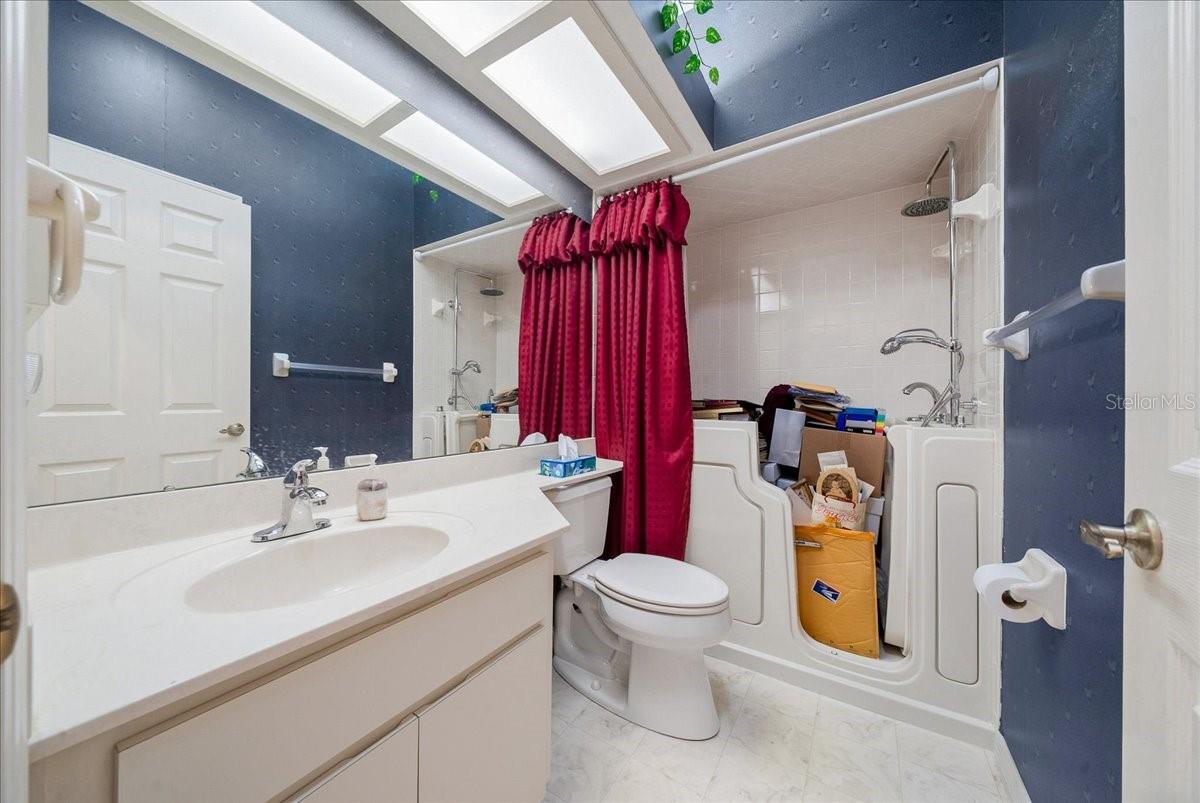 6818 E Queensbury Ln Property Photo 16
