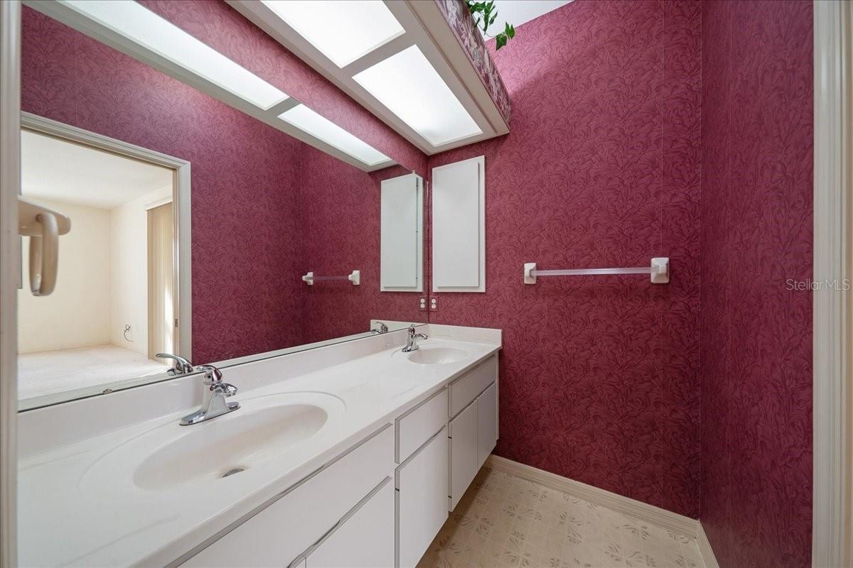 6818 E Queensbury Ln Property Photo 19
