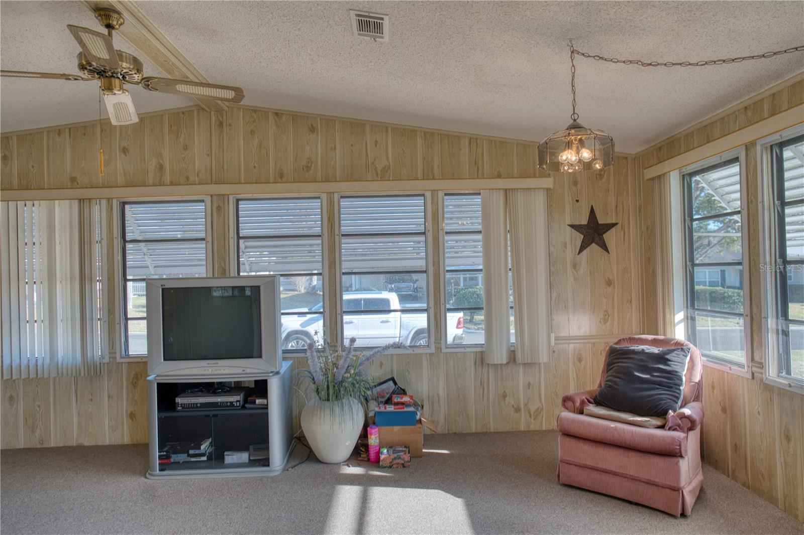 1863 W Schwartz Blvd Property Photo 12
