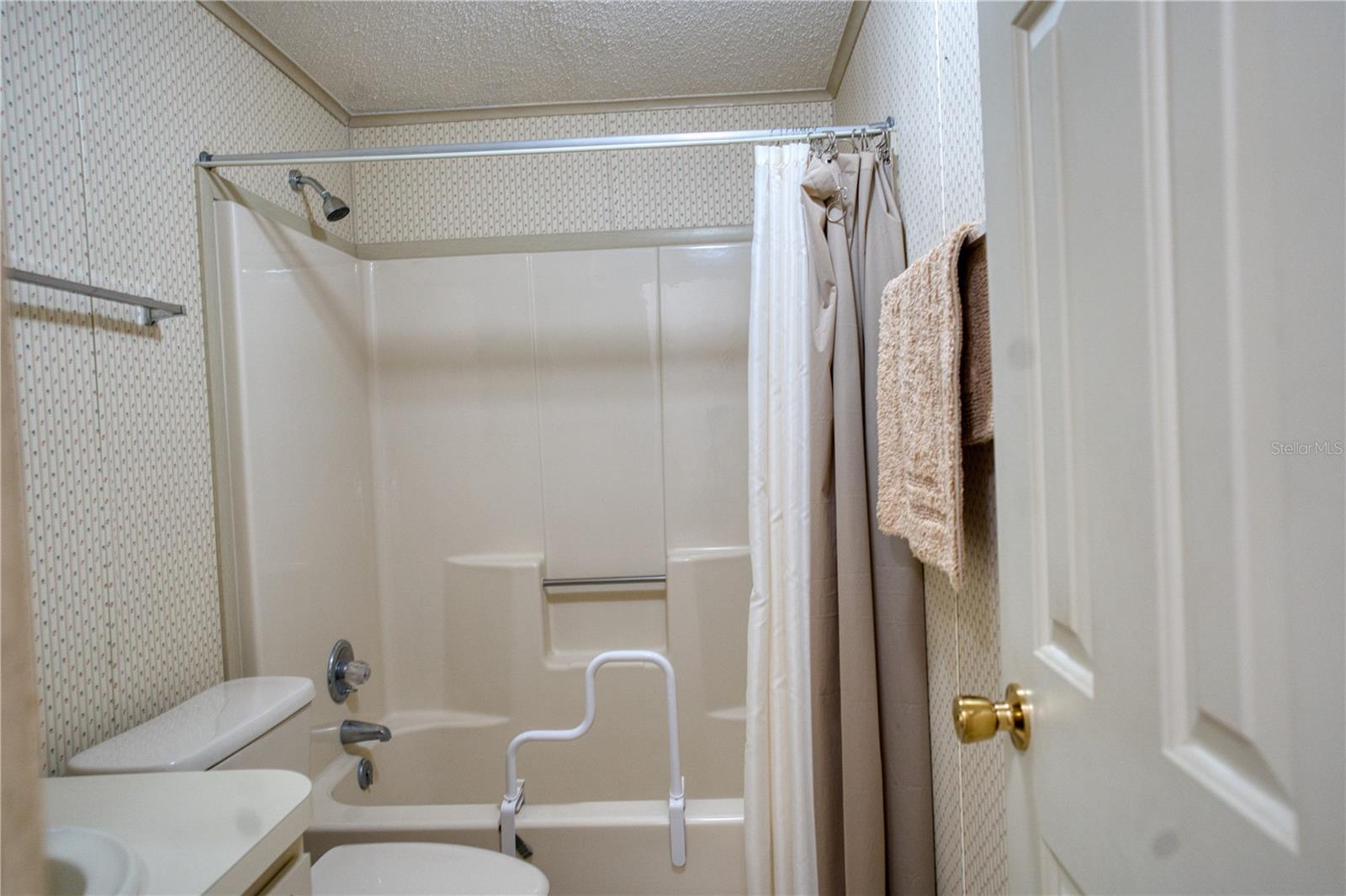1863 W Schwartz Blvd Property Photo 17