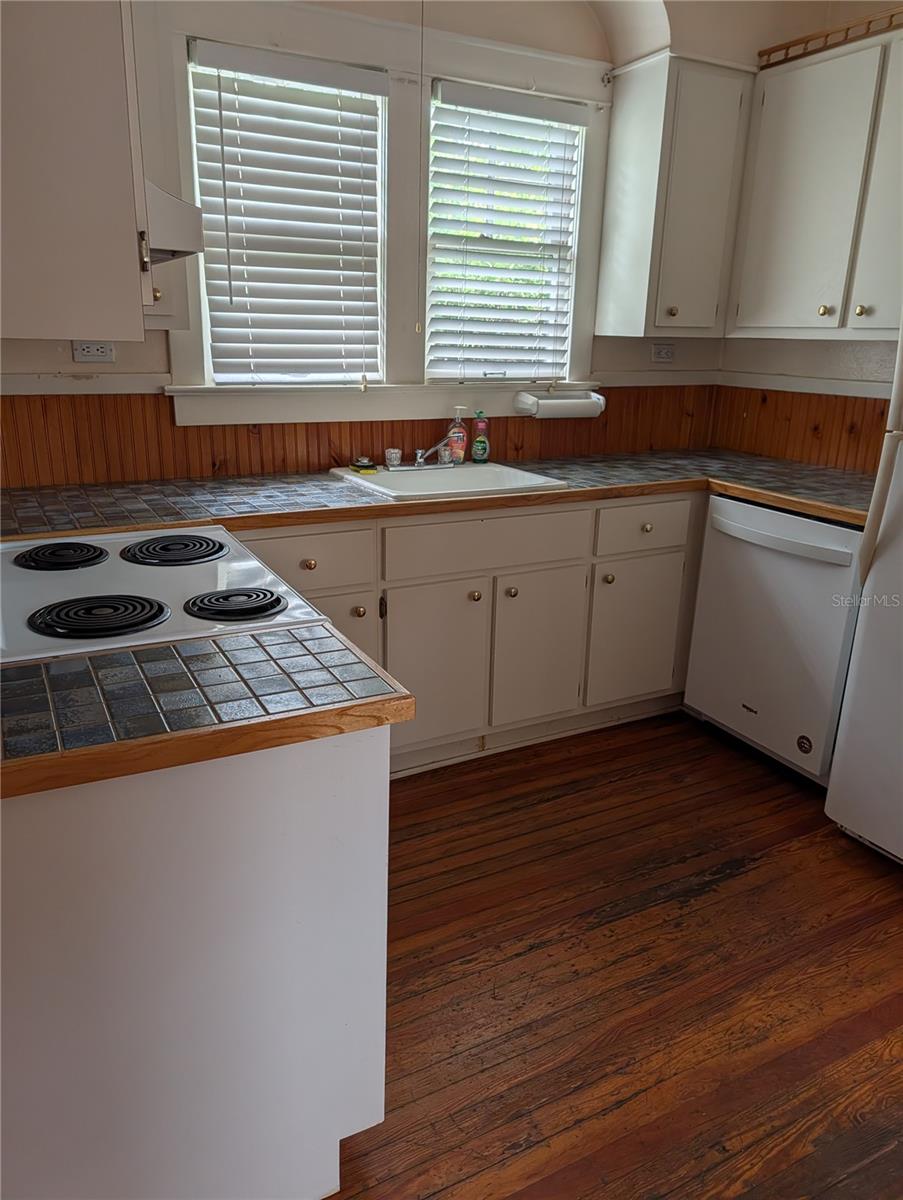 1427 E Fort King St Property Photo 21