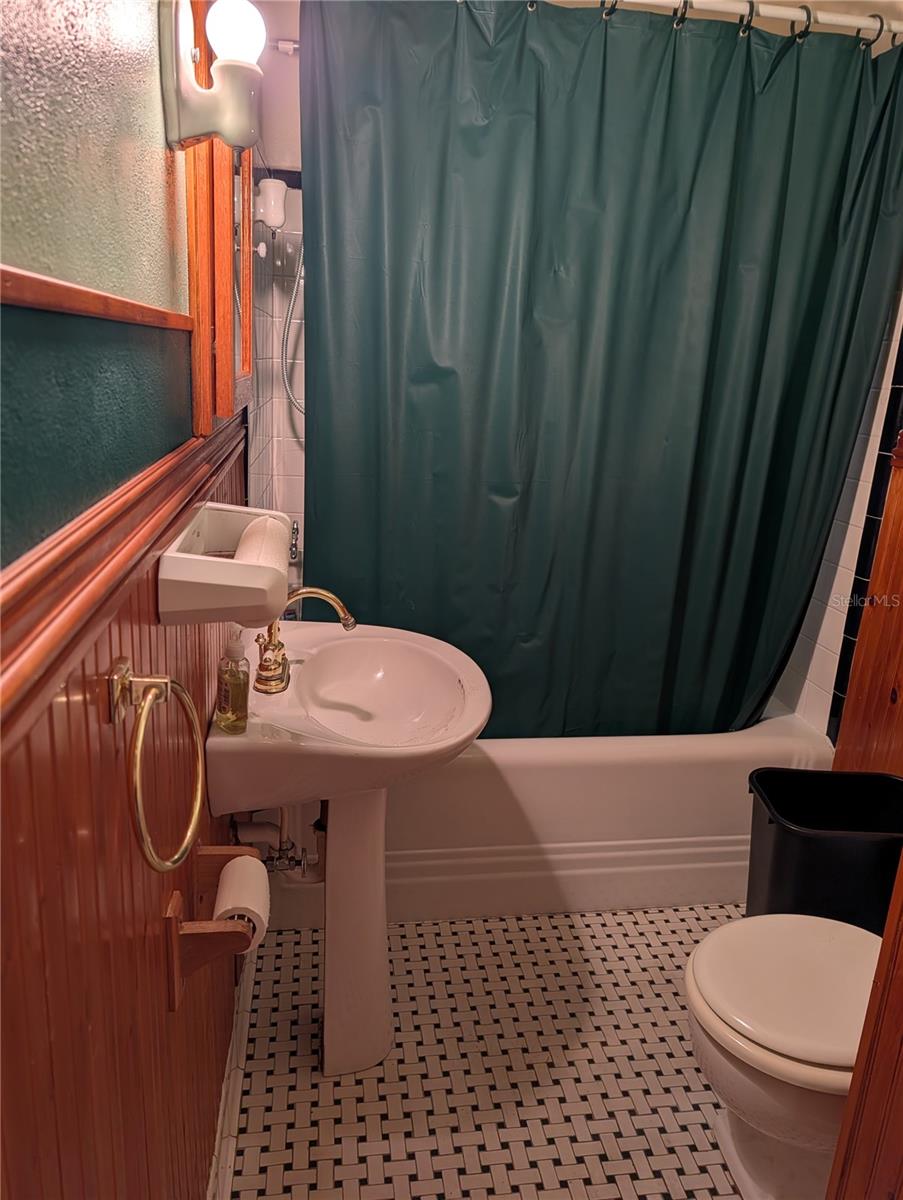 1427 E Fort King St Property Photo 26
