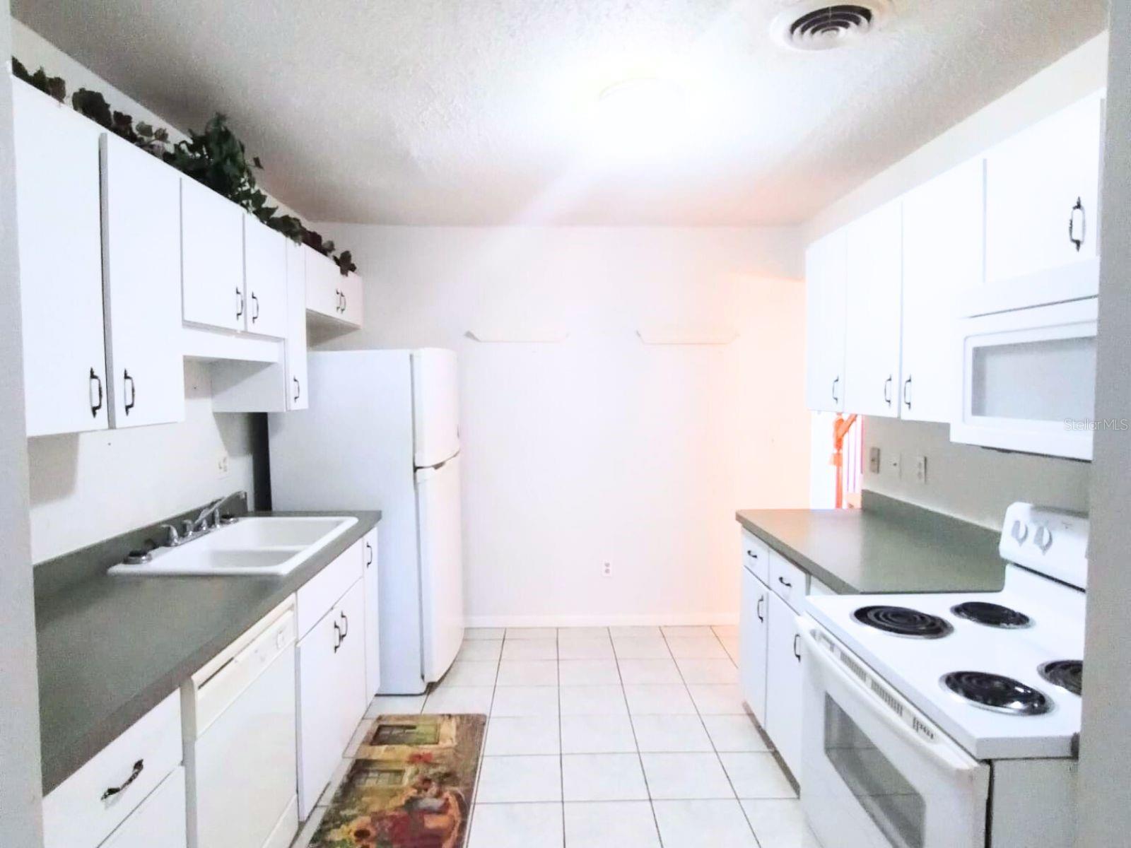 8830 Sw 98 Pl #m Property Photo 10