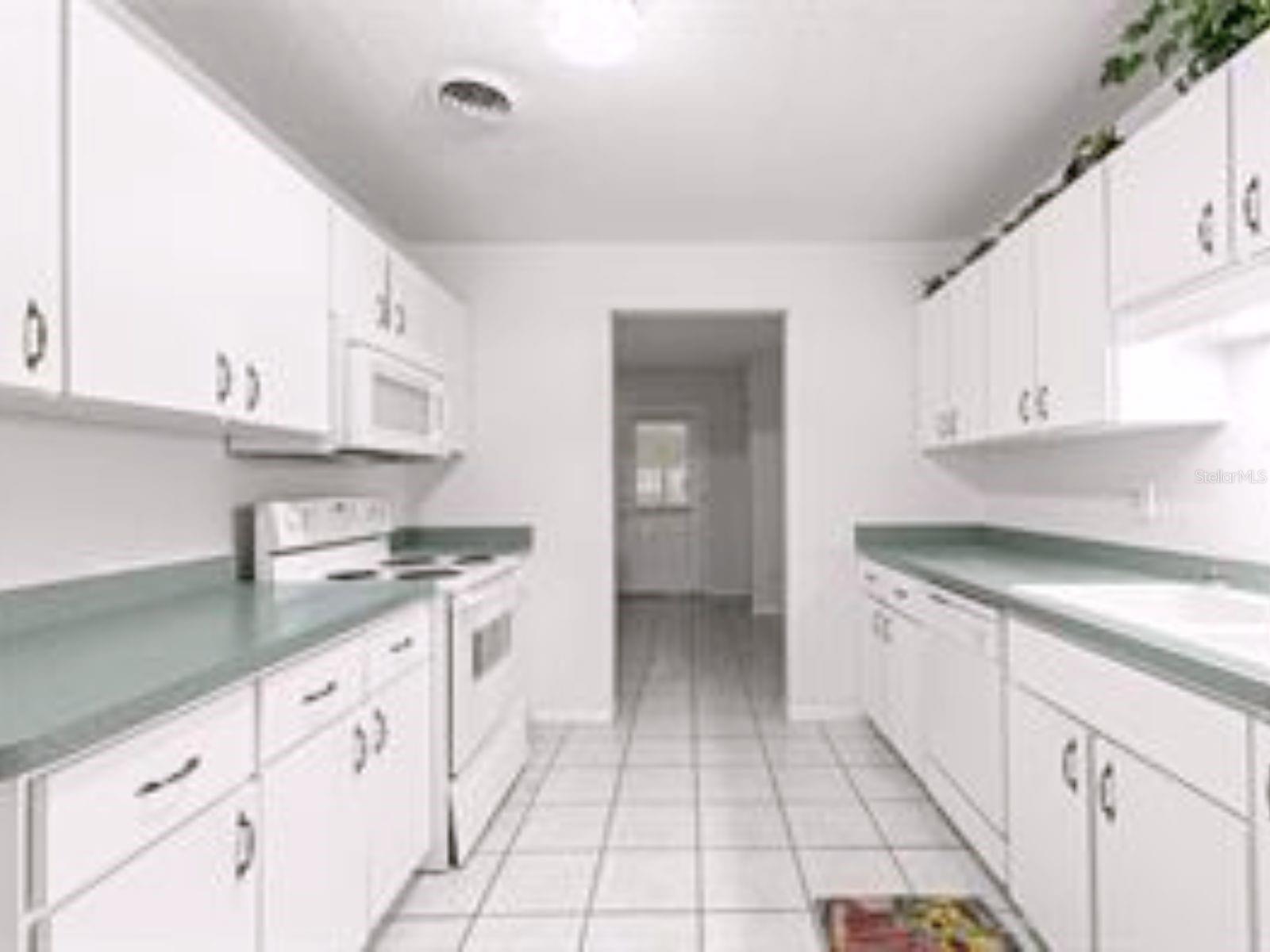 8830 Sw 98 Pl #m Property Photo 11