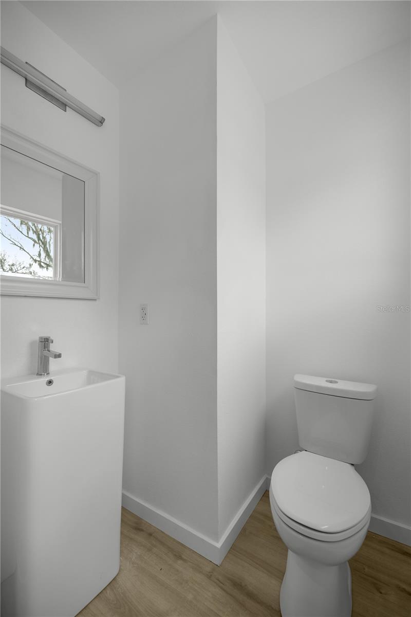 310 Se 6th St Property Photo 12