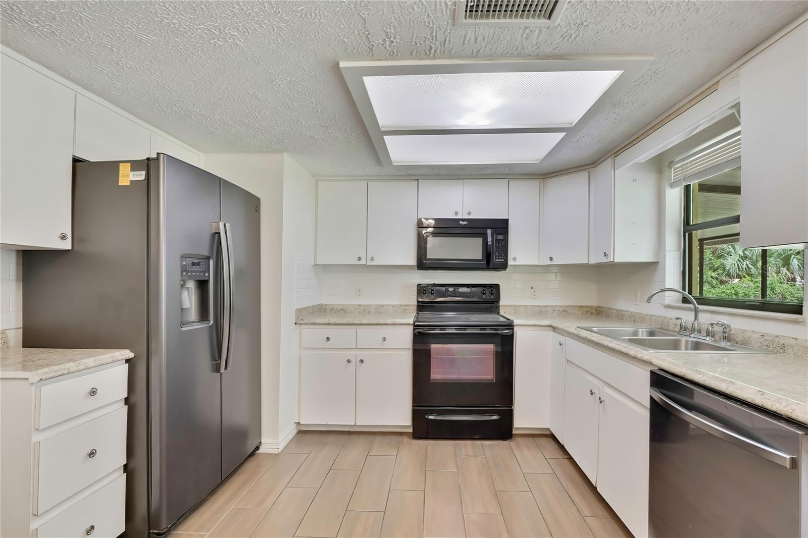 9875 W Orchard St Property Photo 4