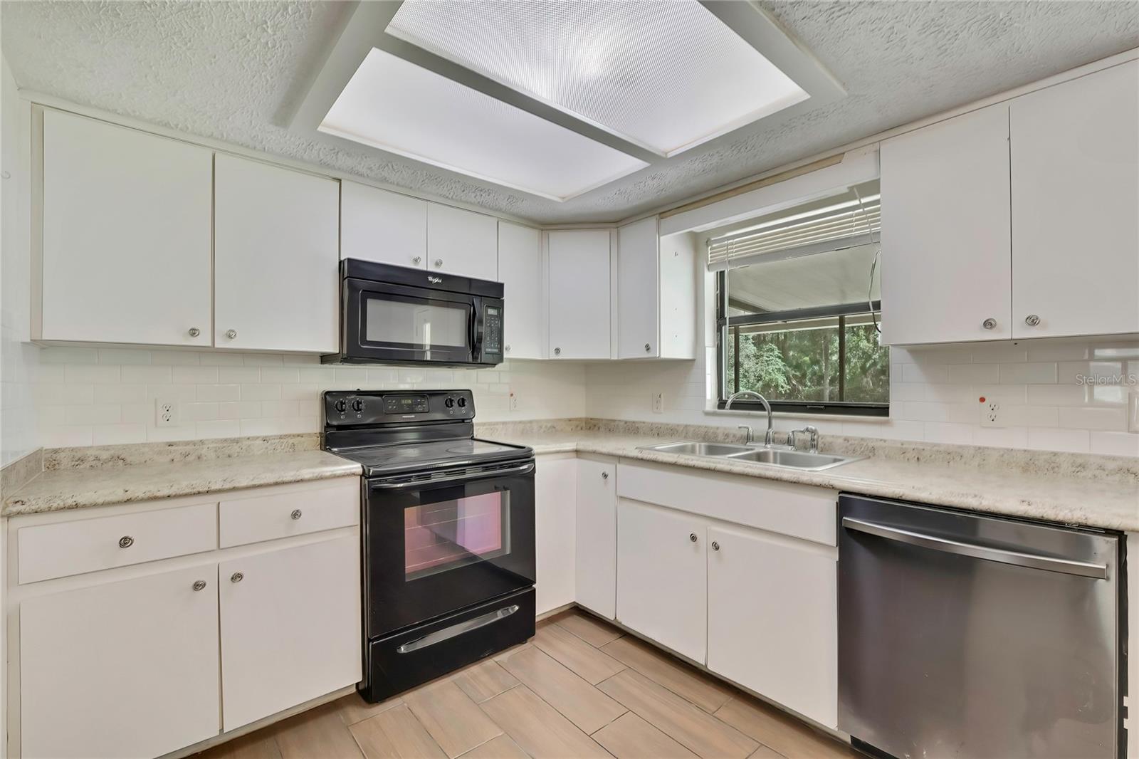 9875 W Orchard St Property Photo 11