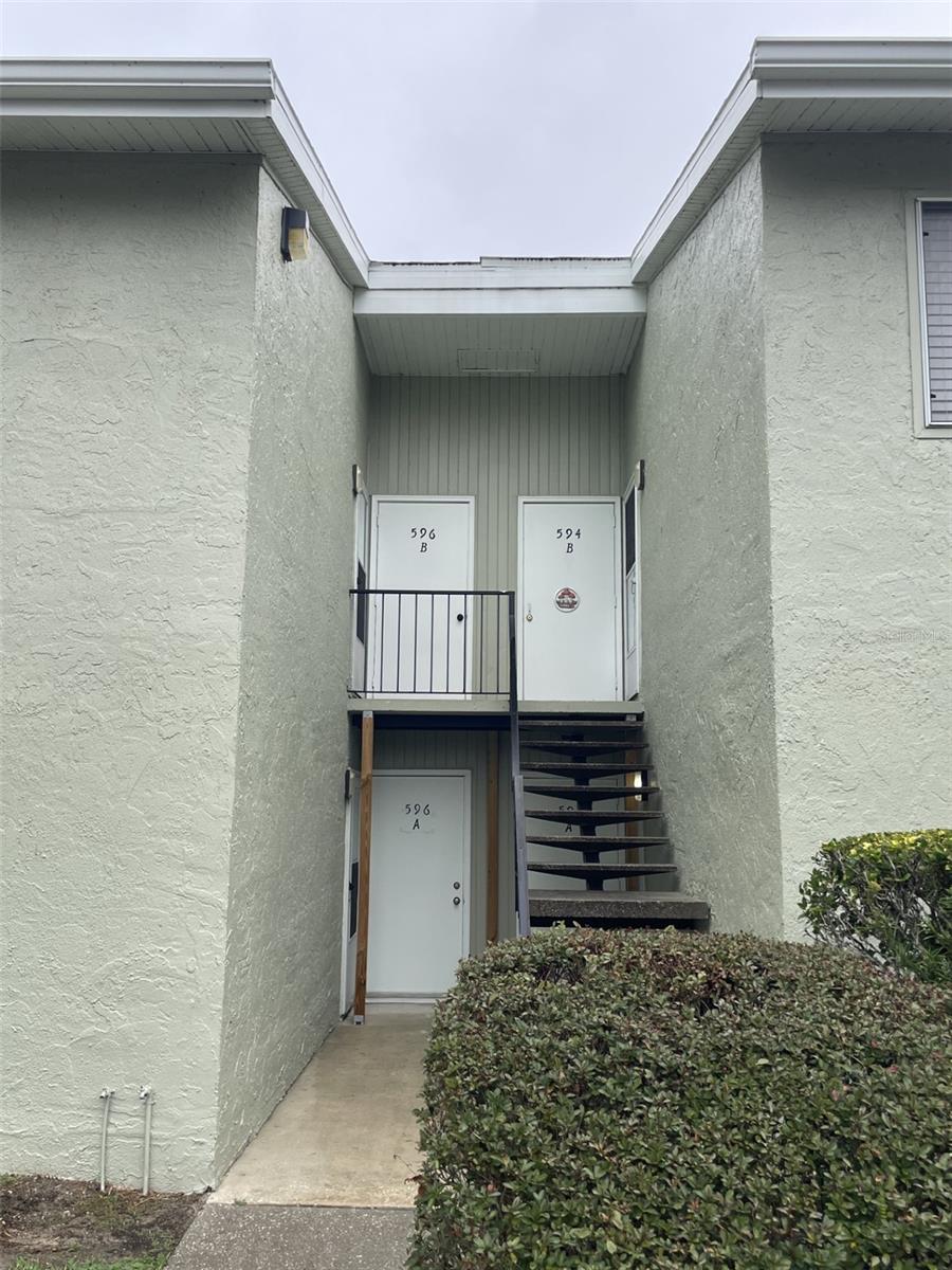 596 BAHIA CIR #B Property Photo 1