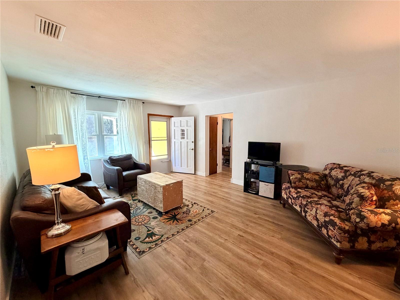 6633 E Gurley St Property Photo 7