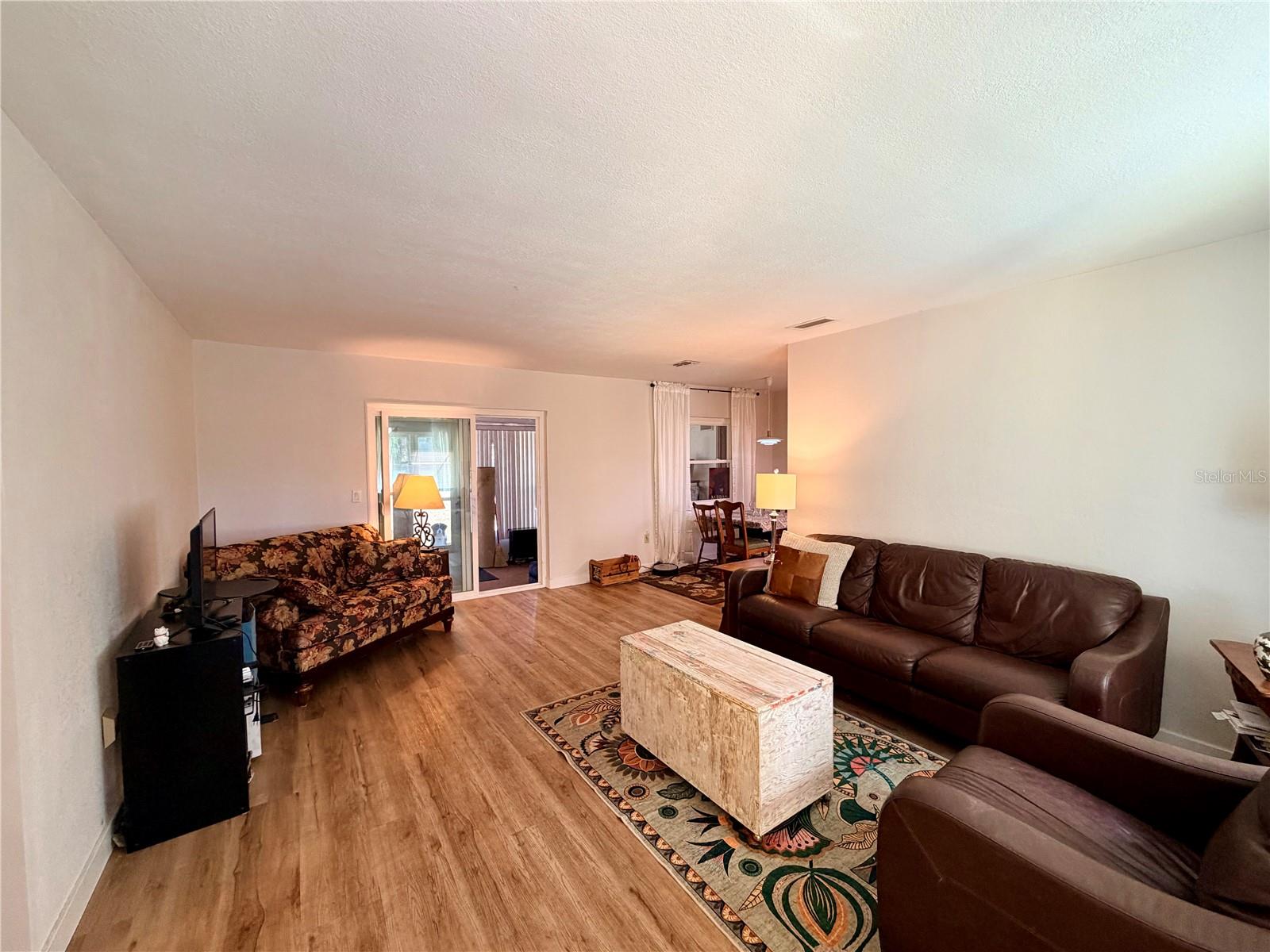 6633 E Gurley St Property Photo 8