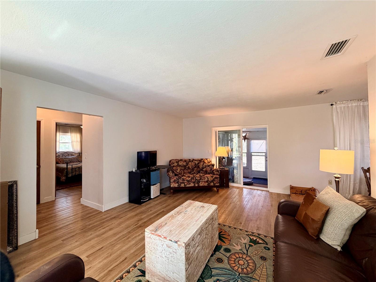 6633 E Gurley St Property Photo 9