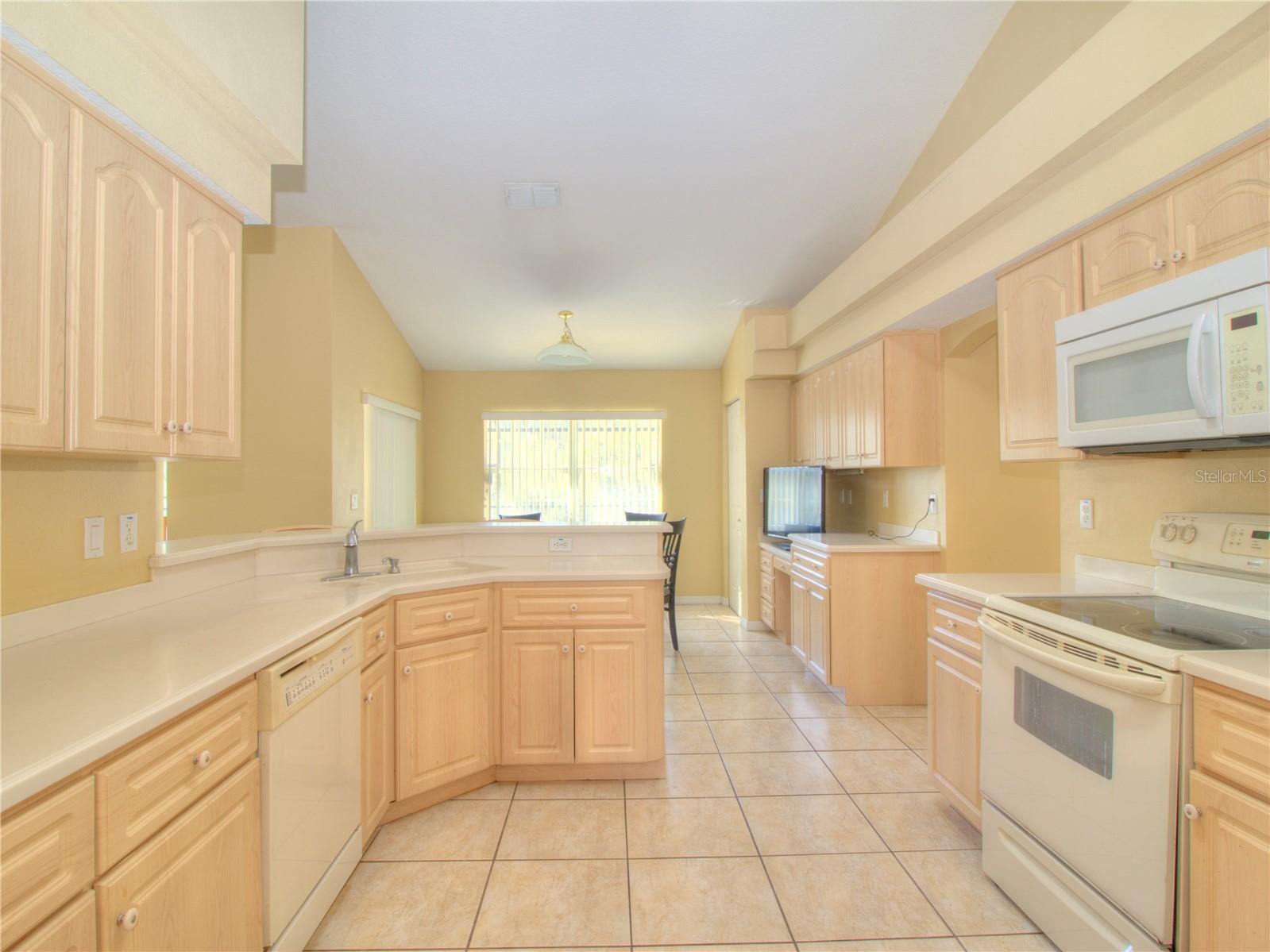4240 Sw 111th Pl Property Photo 6