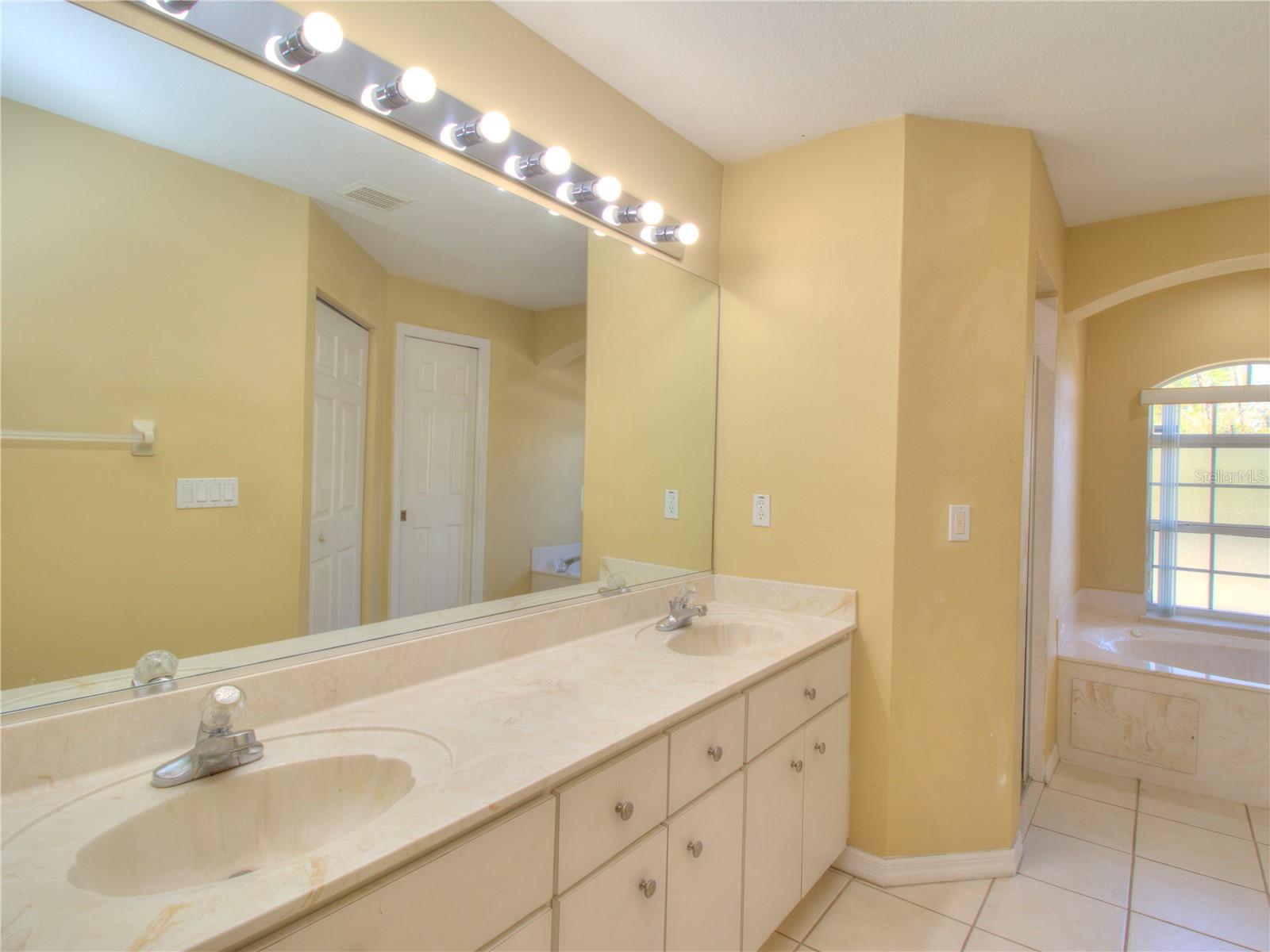 4240 Sw 111th Pl Property Photo 14