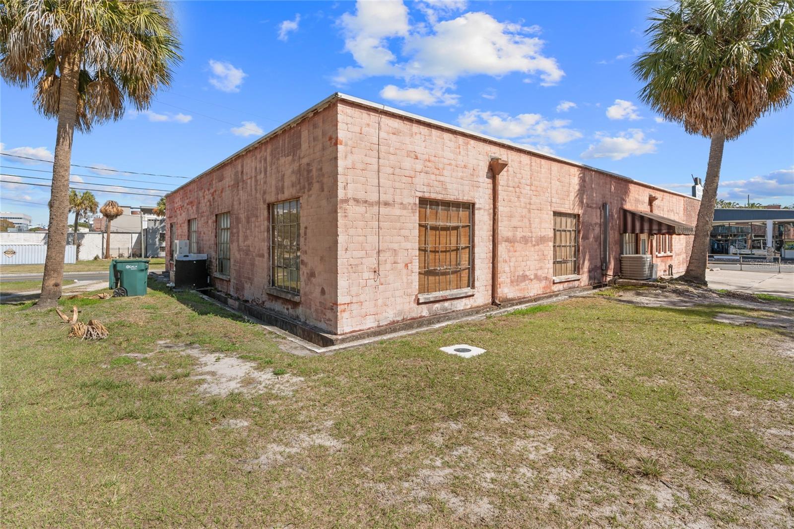 304 S Magnolia Ave Property Photo 8