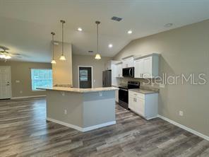 226 Oak Cir Property Photo 4