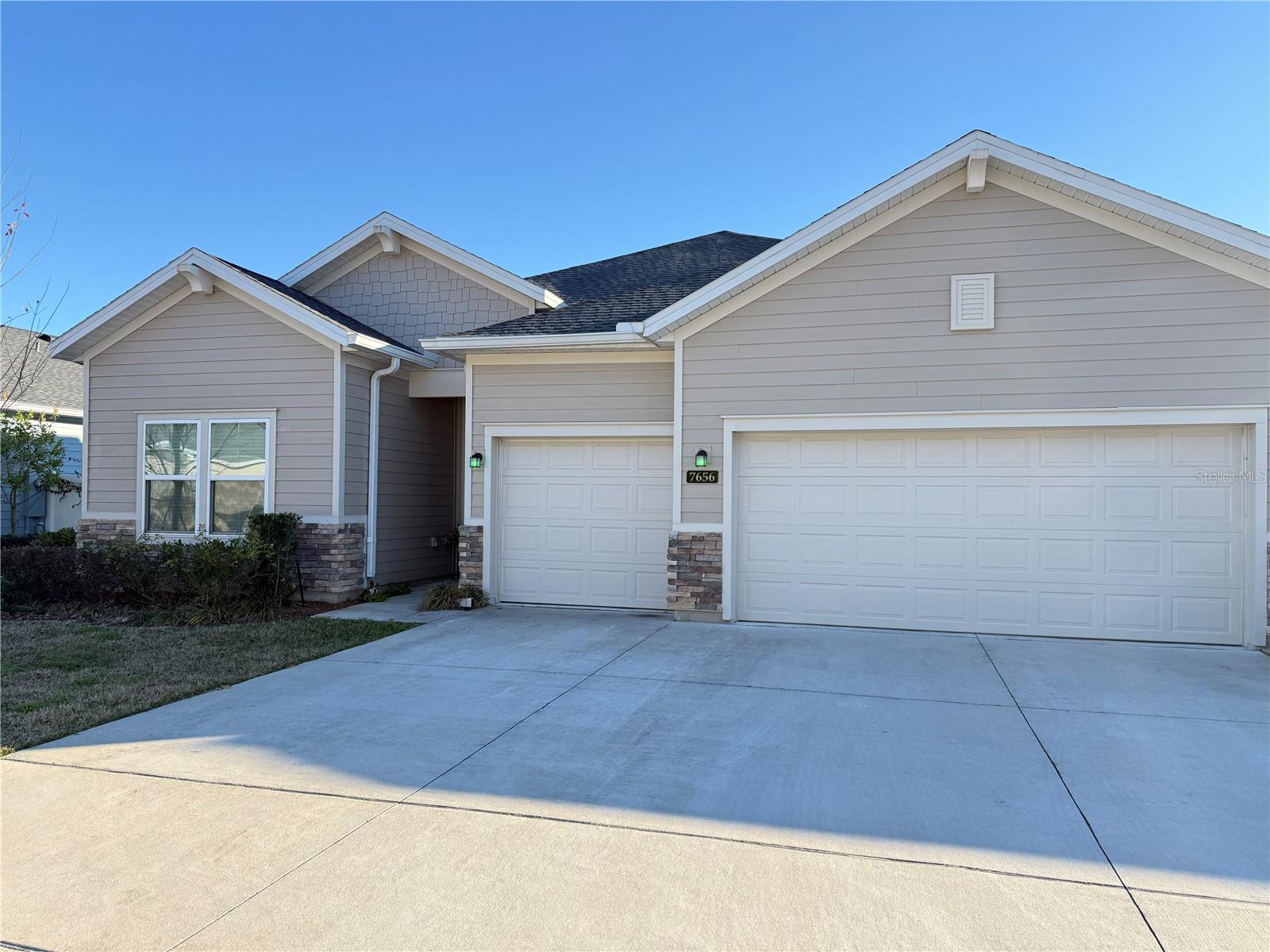7656 Sw 74th Loop Property Photo 1