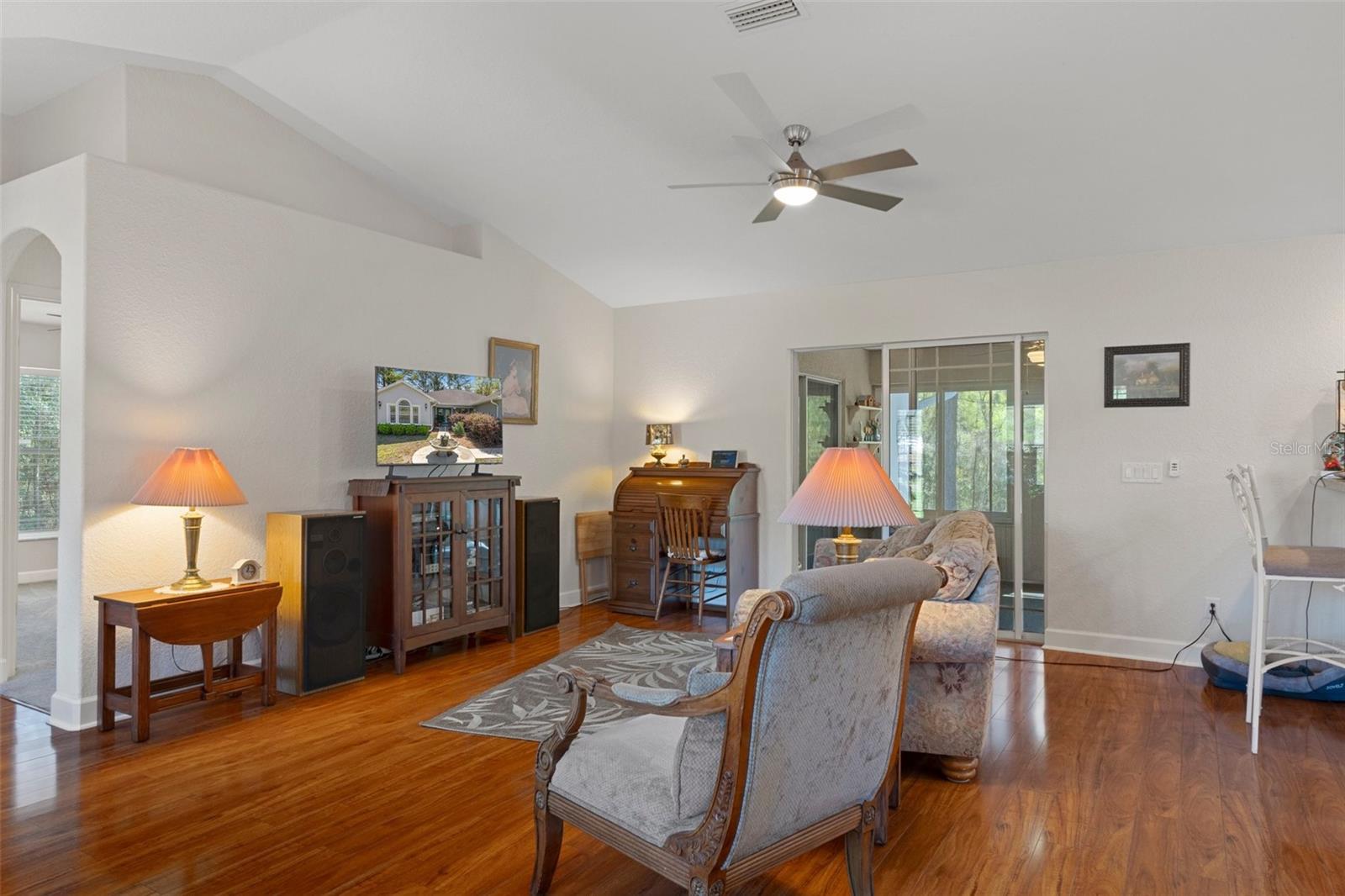 8623 N Dora Way Property Photo 9