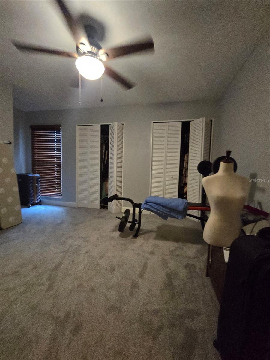 2115 Ne 38th Ave Property Photo 12