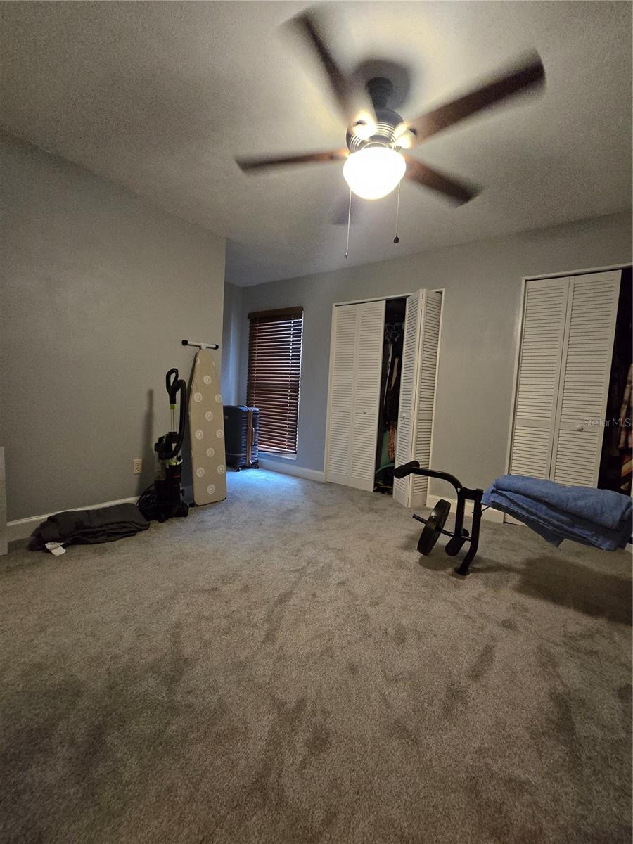 2115 Ne 38th Ave Property Photo 14