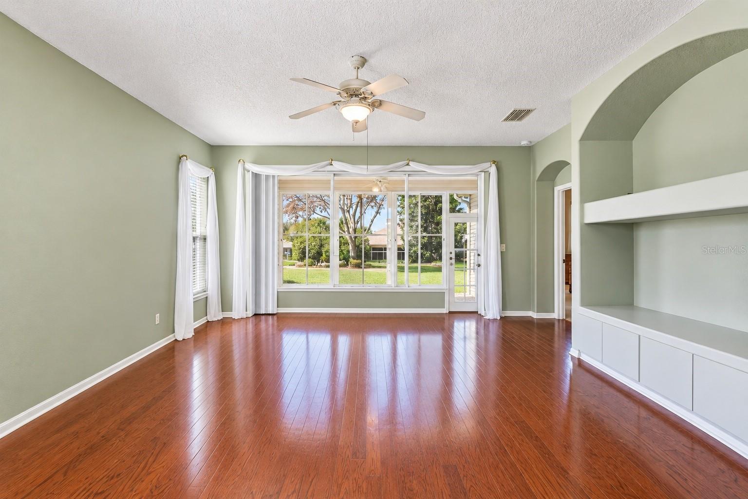 6105 Dory Way Property Photo 9