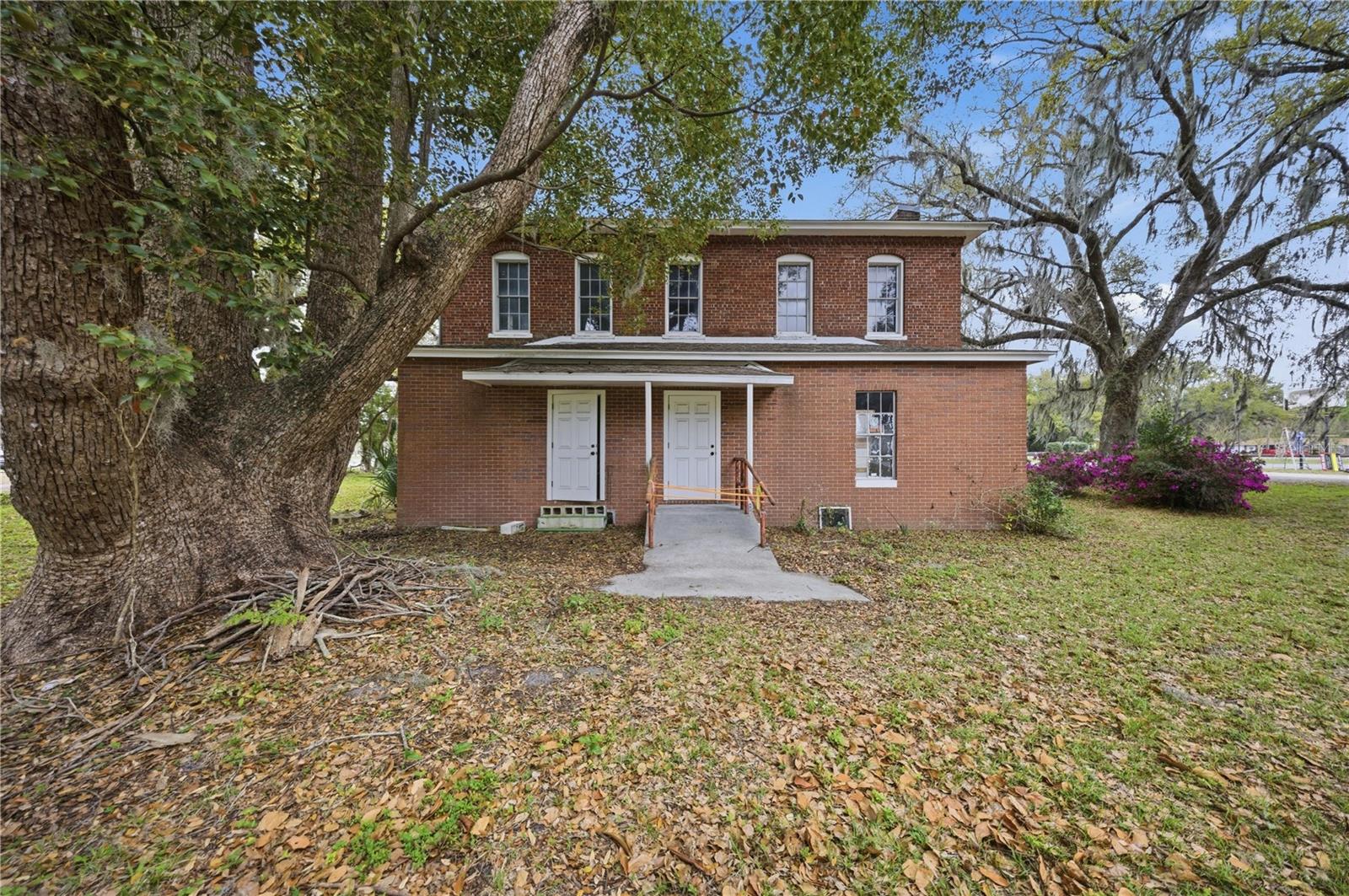 120 N Main St Property Photo 7