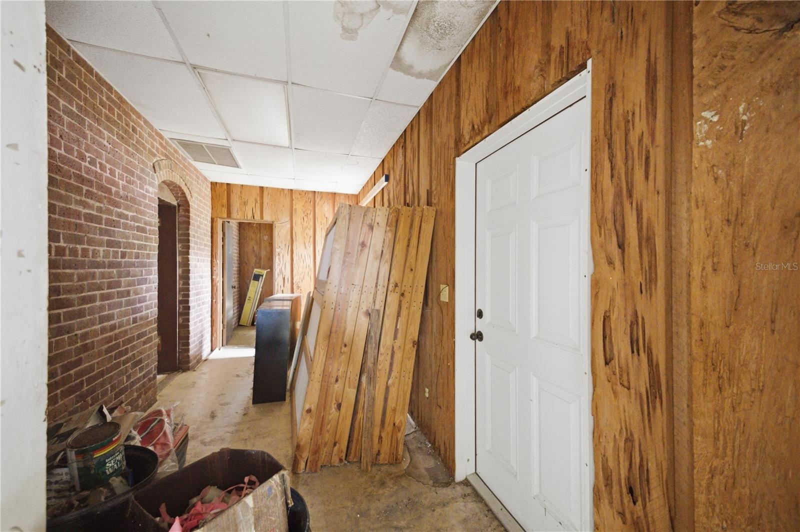 120 N Main St Property Photo 9