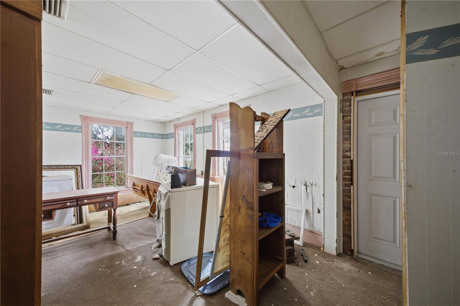 120 N Main St Property Photo 14