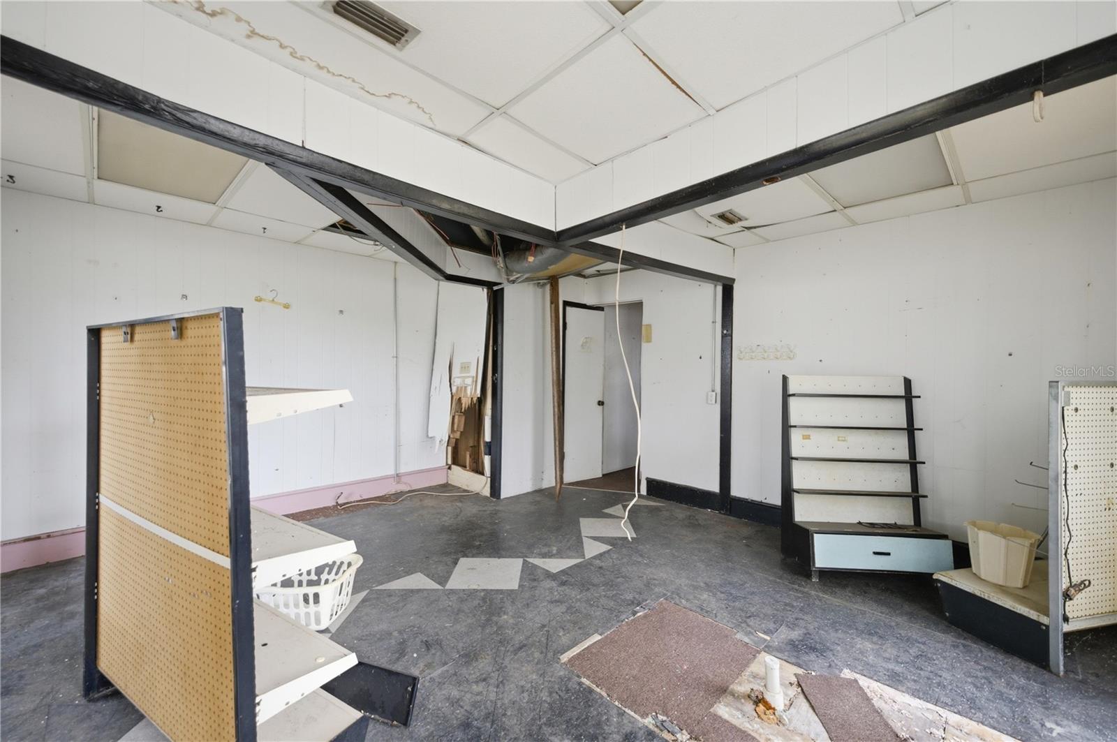 120 N Main St Property Photo 17