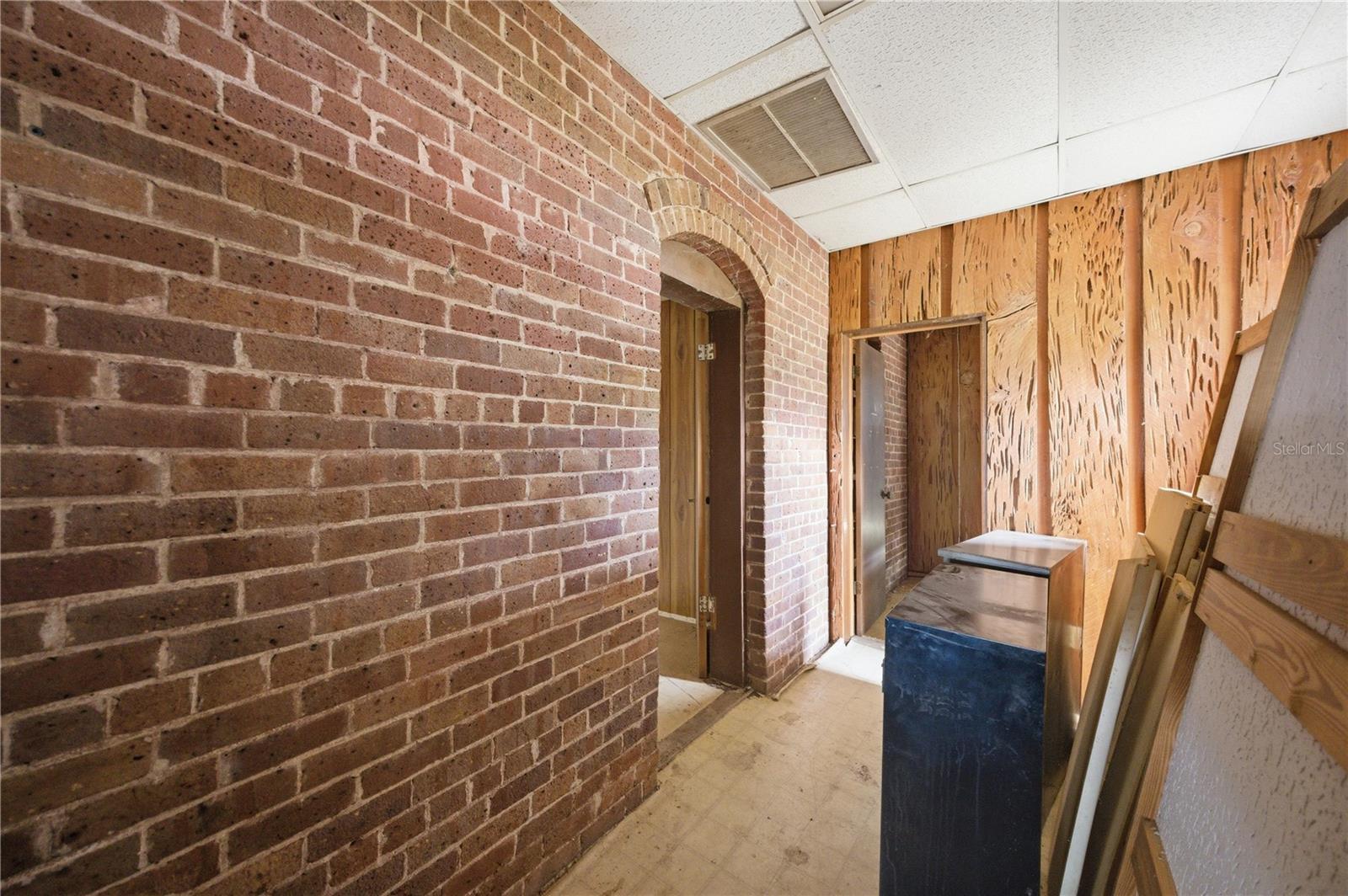 120 N Main St Property Photo 20